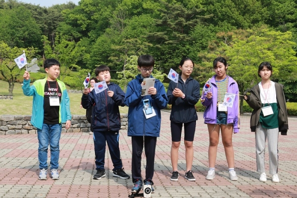 조선유교에서 항일운동에 이르는 충남의 선비들을 만나는 자리에서 만해 한용운 선생의 시 '님의 침묵'을 낭송했다.