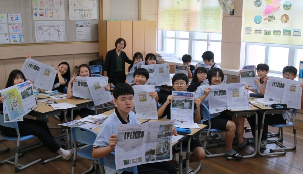 충남 논산의 연산중학교에서 실시된 역사진로NIE는 학생들이 교과서에서 접했던 역사와 인물을 이색적으로 만나는 기회가 됐다.