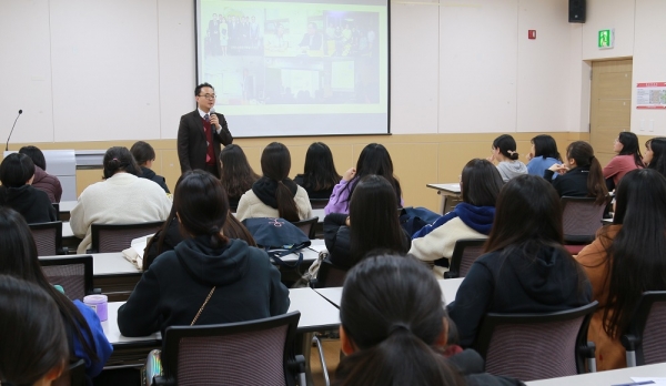 윤종걸 전 대학입사관