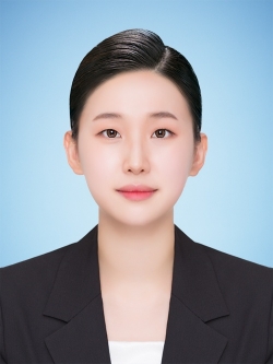 건양대 김윤희 학생이 제34회 안경사 국가시험에서 전국 수석의 영예를 안았다.