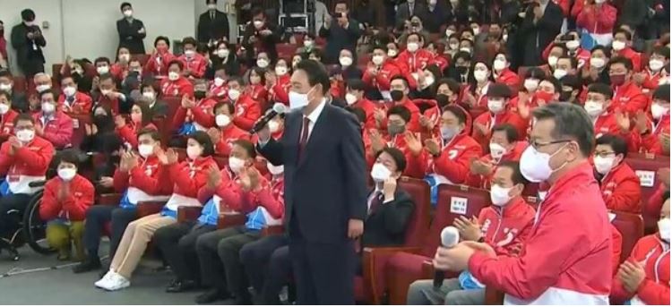 제20대 대통령으로 윤석열 국민의힘 후보가 당선됐다. 전국의 모든 학생과 학부모의 이목이 윤 당선인의 대선 교육공약에 쏠리고 있다. [교육사랑신문 권성하 기자]